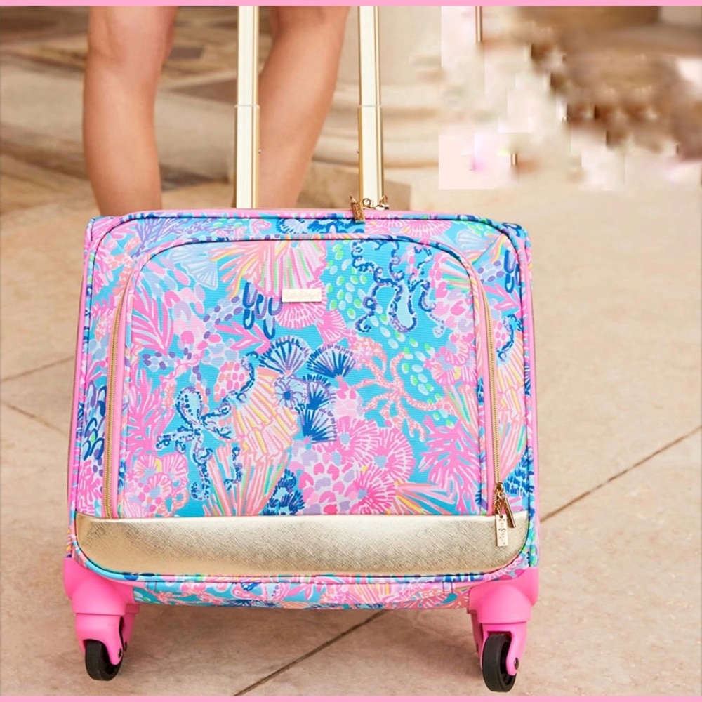NEW Lilly Pulitzer Printed Under The Seat Carry On - Picture 6 of 16